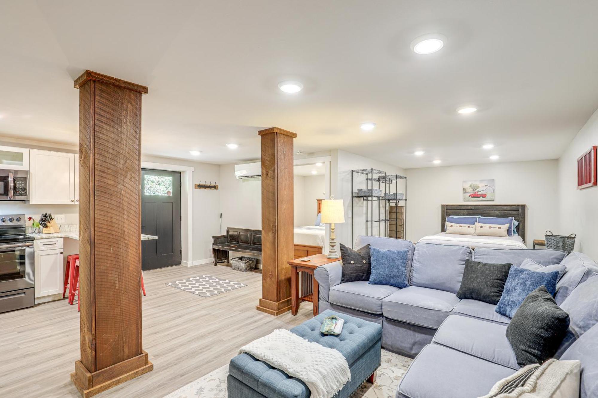 Modern Weaverville Apartment - Walk To Downtown! Exterior photo